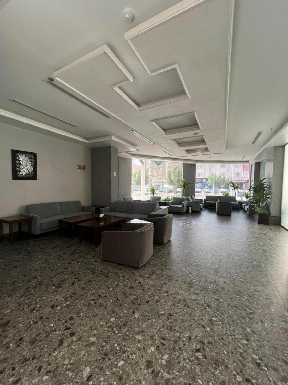 Popular attractions Area Nearby Property